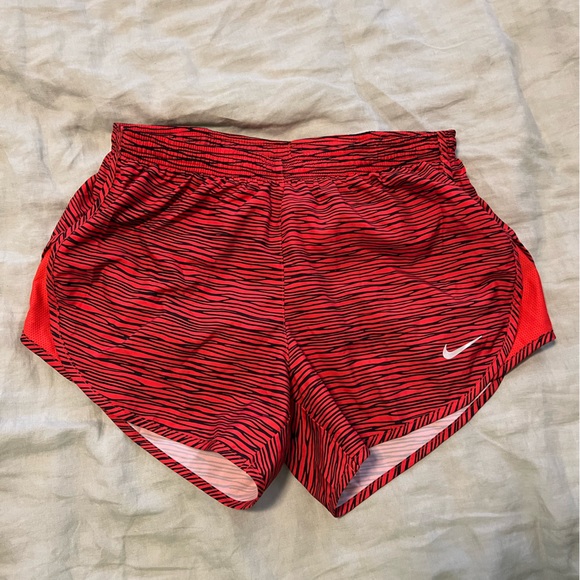 Nike Dry-fit Women’s Running Short. Size XS in Red/Black Stripes - Picture 1 of 4